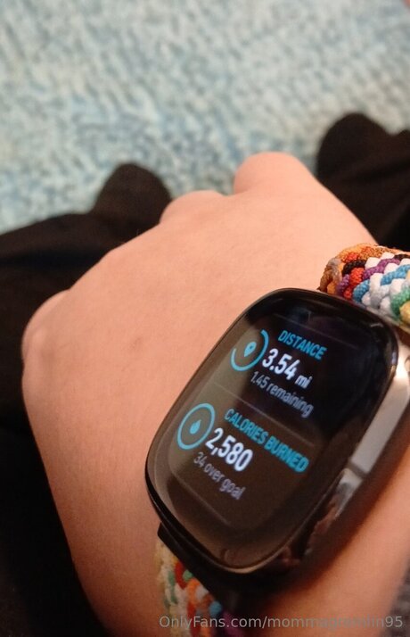 Mommagremlin95 pornstar nude photo