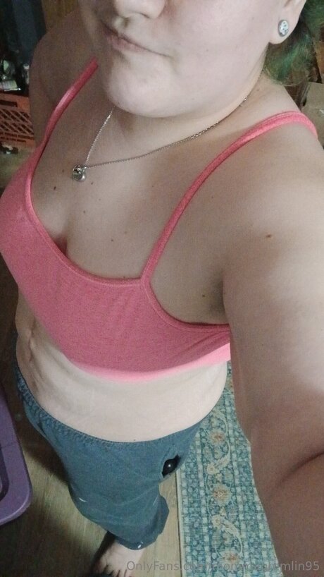 Mommagremlin95 naked star pics