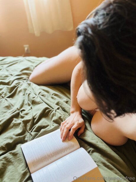 Weedyfree star sexy pictures