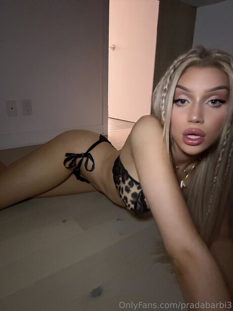 Dreafoxx model exclusive image