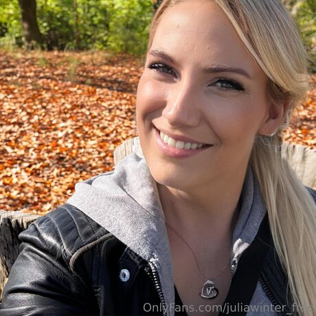 Juliawinter Free star naked img