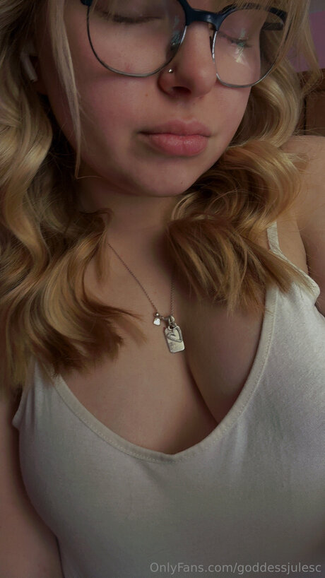 Goddessjulesc free model pictures