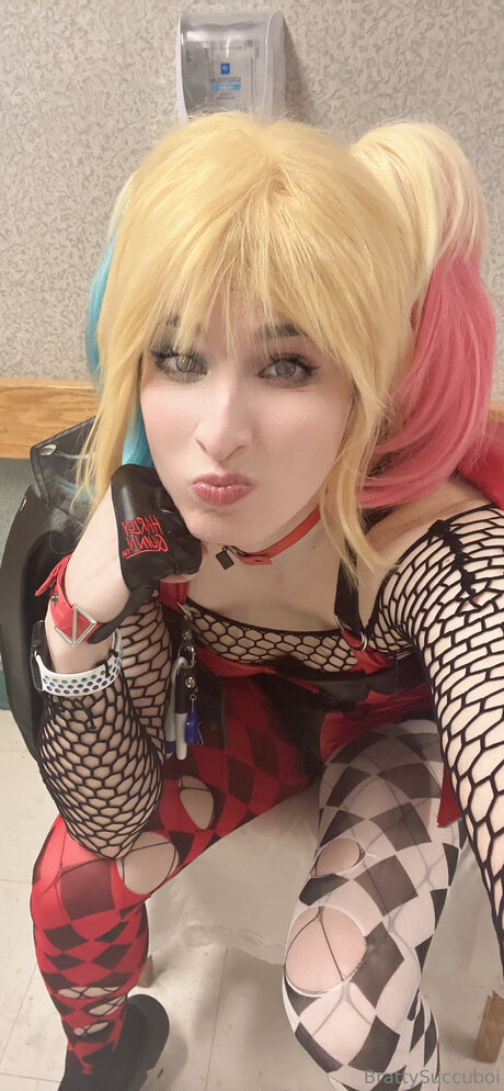 Tomboysuccubus exclusive model galleries