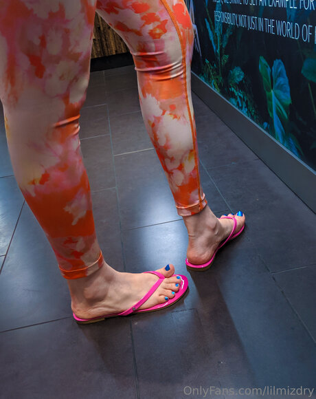 Lilmsdry pornographic model picture