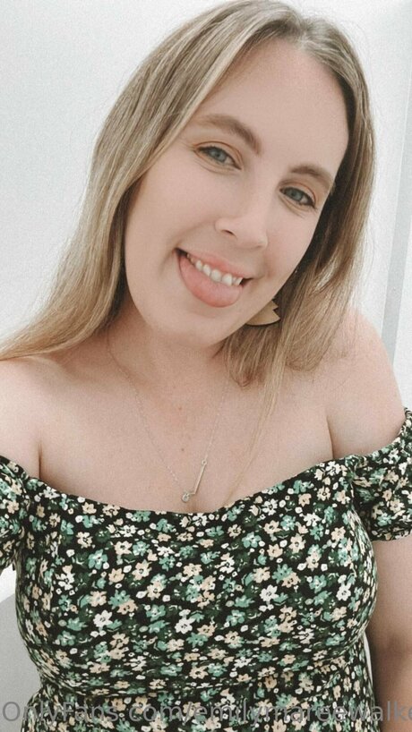 Emilymareewalker xxx model image