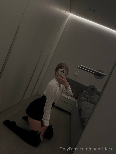 Naomi Lorenss erotic star photos