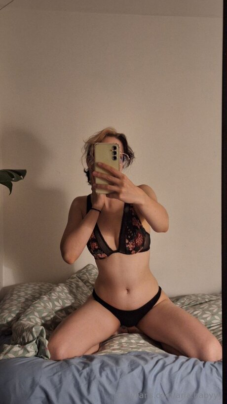 Aria Babyyy naked pornstar photos