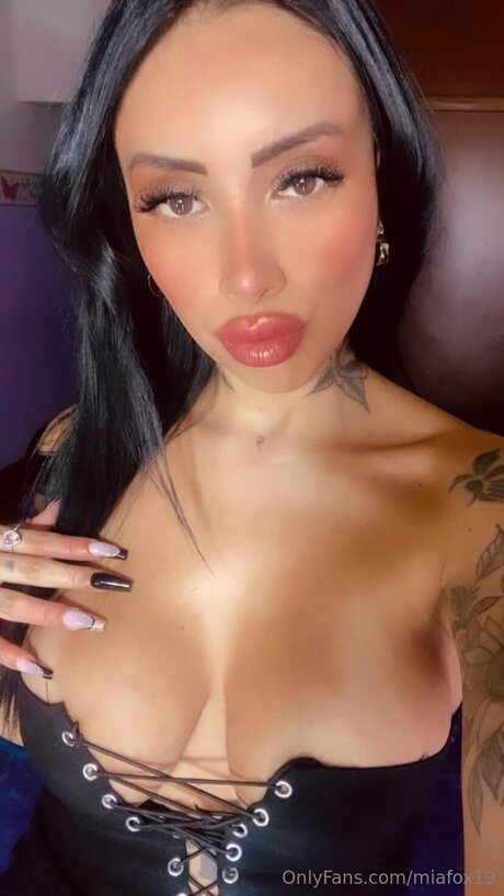 Miafoxvipp star hd gallery