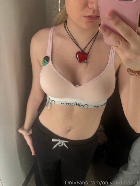 Onlyandreadoll star adult pics