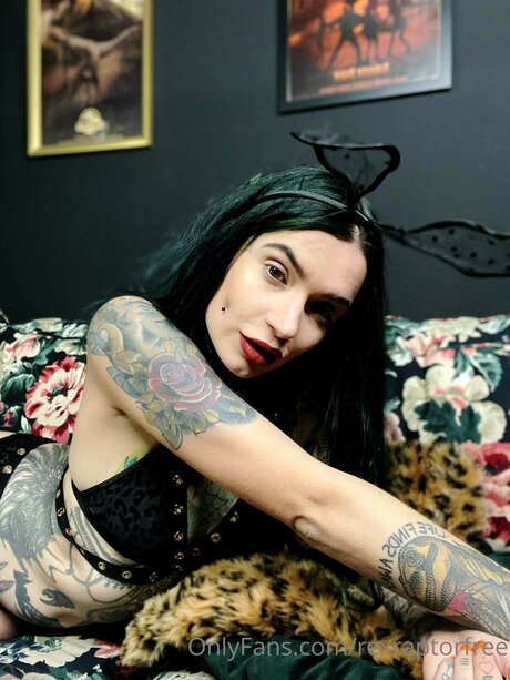 Rexraptorfree xxx pornstar photo