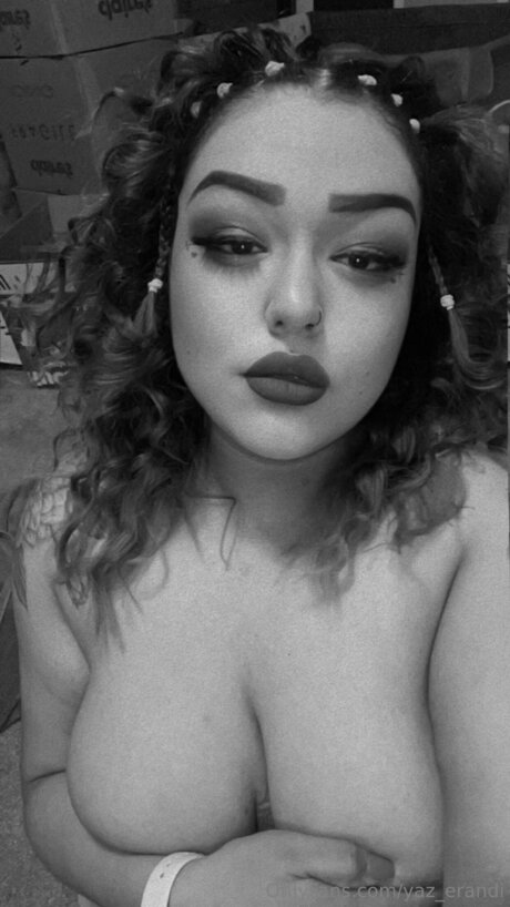 Yaz Erandi pornstar pretty archive