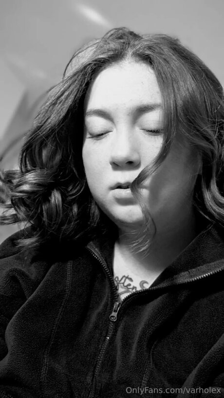 Varholex beautiful actress image