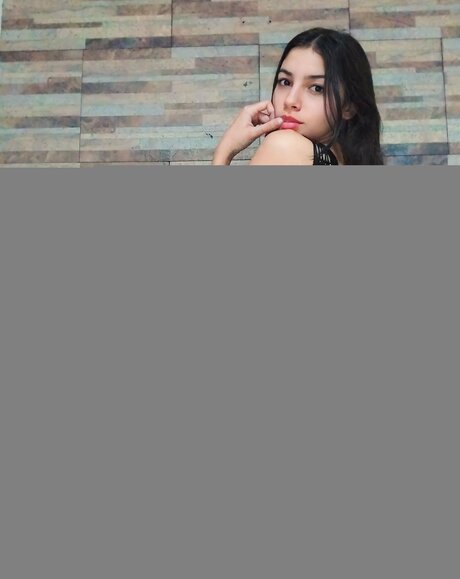 Bbyemely model exclusive photo