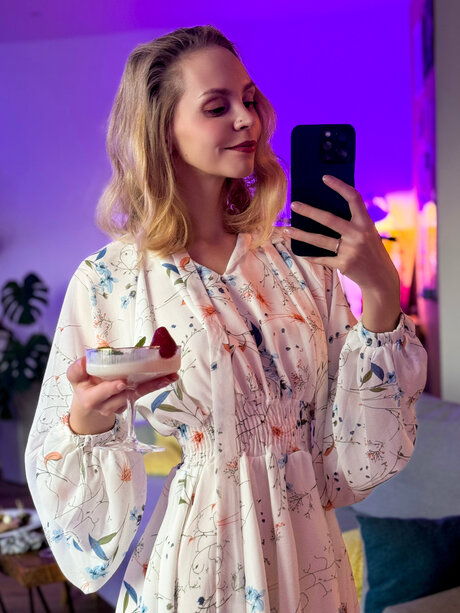 Nikki Mills Life model erotic picture