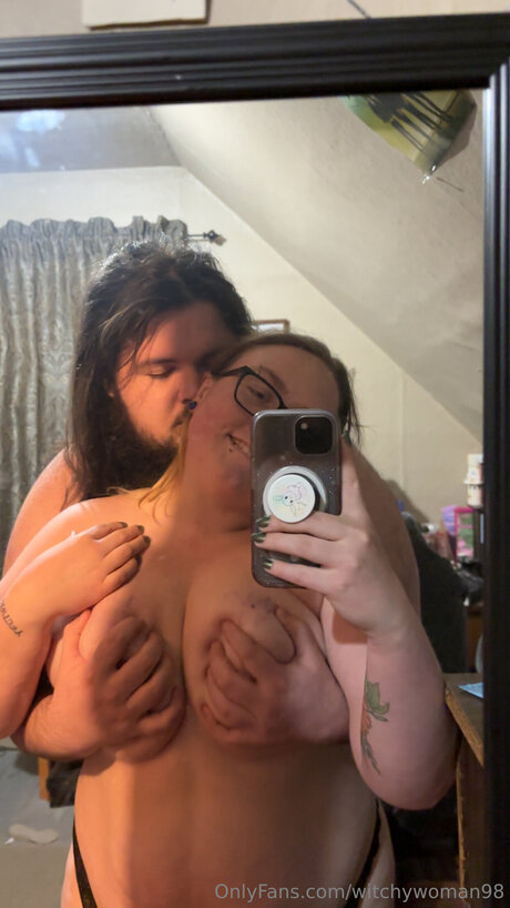 Witchywoman98 nude pornstar image