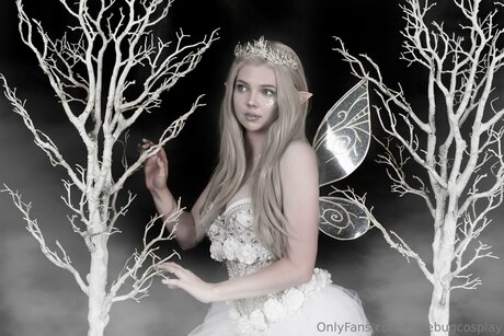 Billiebugcosplay hot actress image