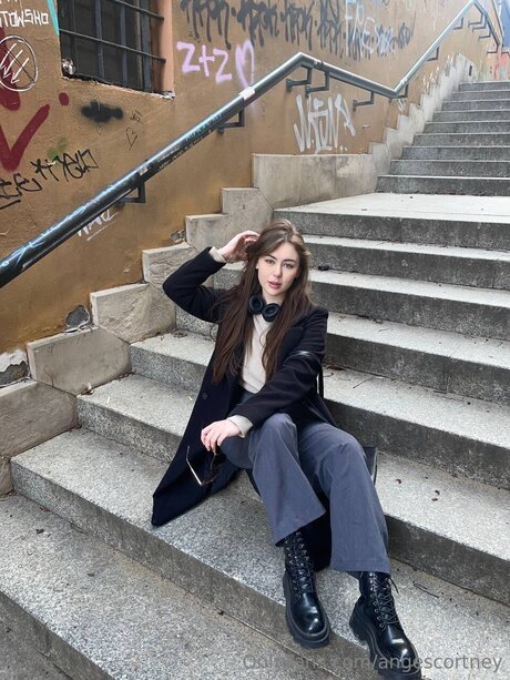 Angescortney star free pictures