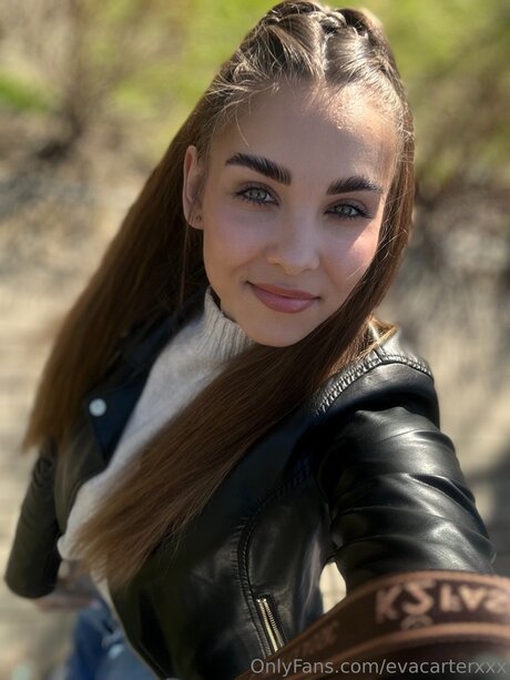 Evacarterxxx pornographic model pic