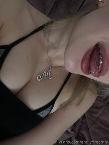 Emilydreamm free star photos