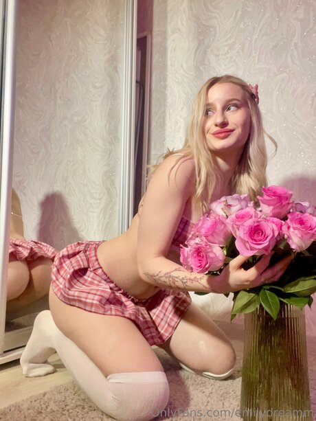 Emilydreamm star adult pictures