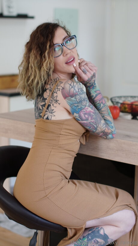 Roxy Rainvip naked pornstar pics