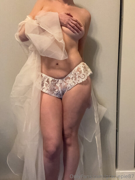 Graciepie87 pornstar nudes img