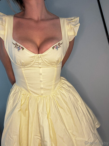 Graciepie87 art star photo