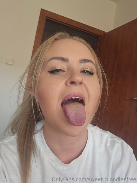 Sweet Blondieefree star porn img