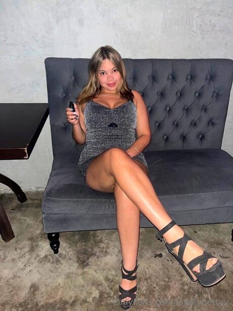 Lovelybettyy Profile pic