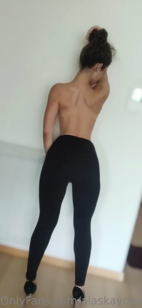 Alaskavonsteinort adult star img