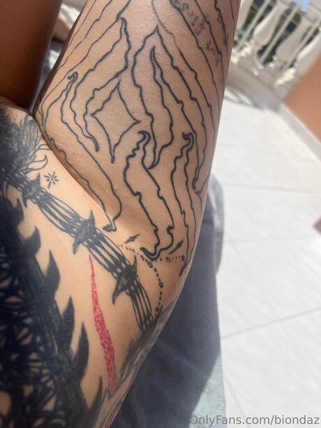 Biondaz pornstar xxx gallery