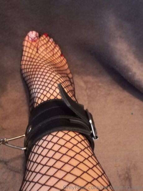 Vero Strong Legs star adult img