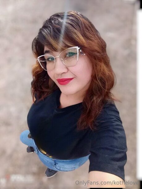 Kothelove model adult pics