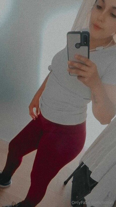 Hotivii star porn pic