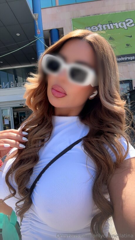 Onlychanellatina model pornographic picture