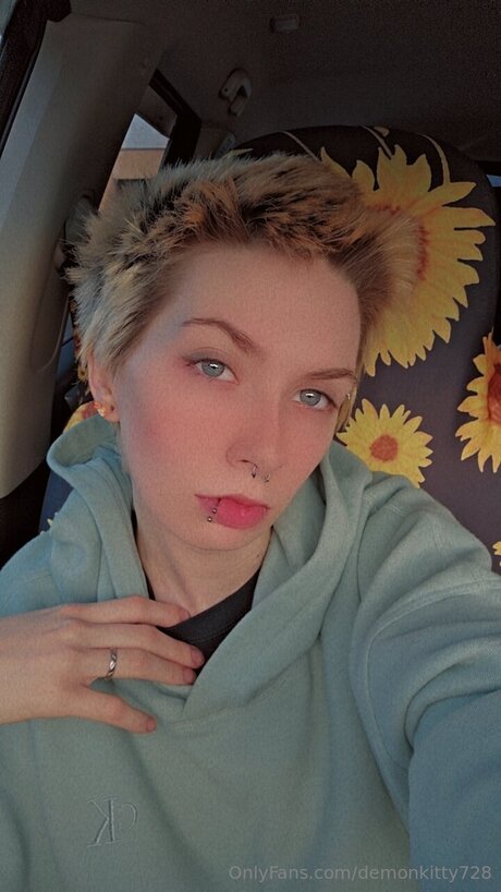 Demonkitty728 pornstar naked pic