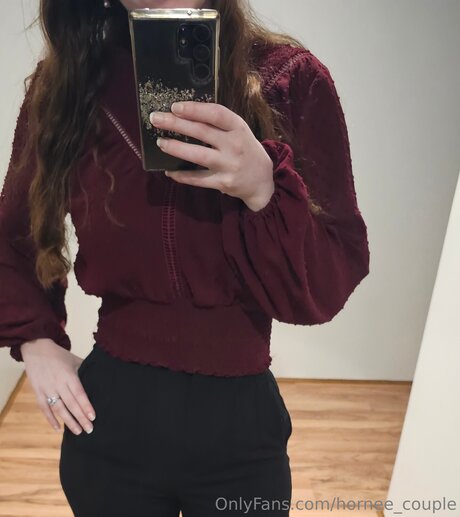 Hornee Couple star free gallery