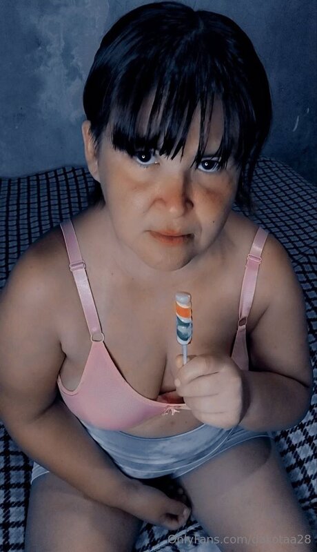 Dakotaa28 high quality actress photo