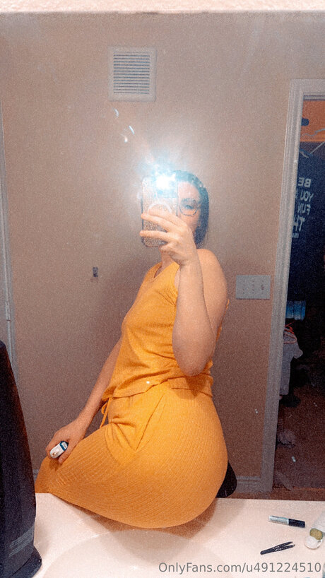 U491224510 naked actress archive