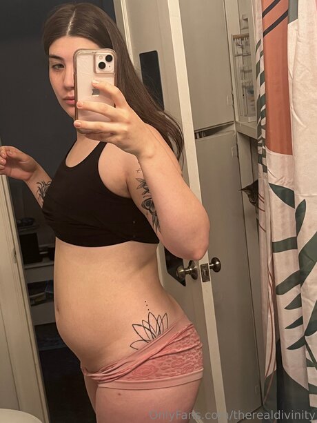 Therealdivinity sexy model images