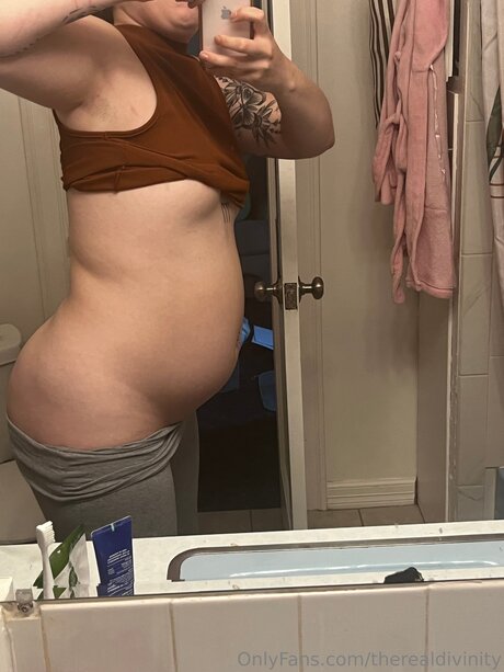 Therealdivinity model sexy galleries