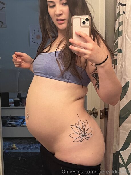 Therealdivinity pornstar beautiful photos