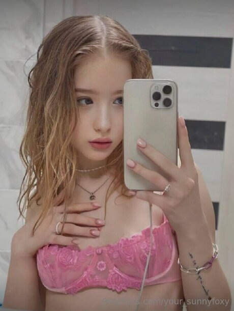 Your Sunnyfoxy model nude archive