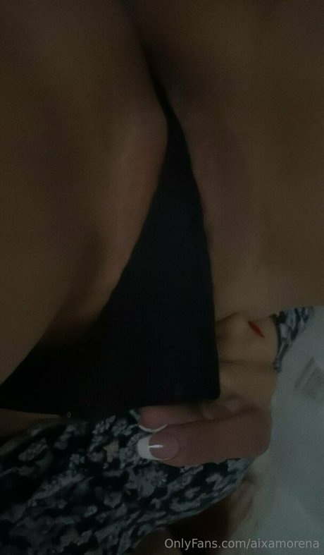 Lari Pintos best model photo