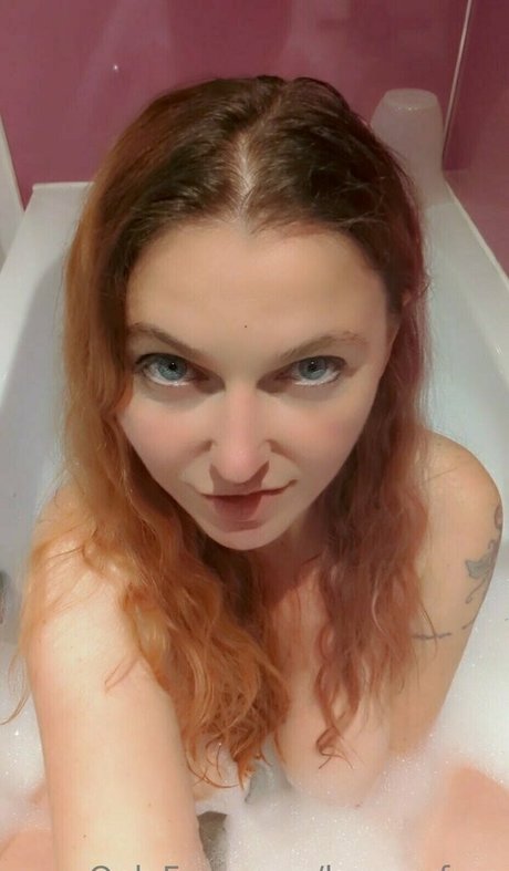 louroarfree model adult picture