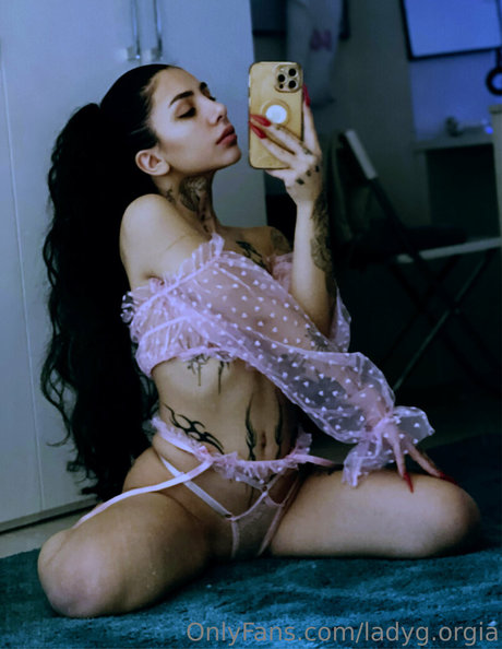 crossdresser onlyfans nudes image