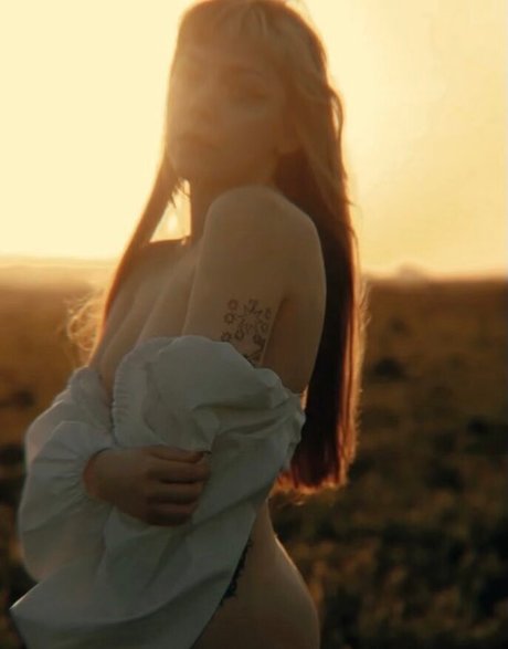 hey ksksss hot pornstar image