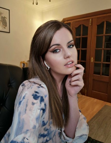 Suzy Lu adult star gallery