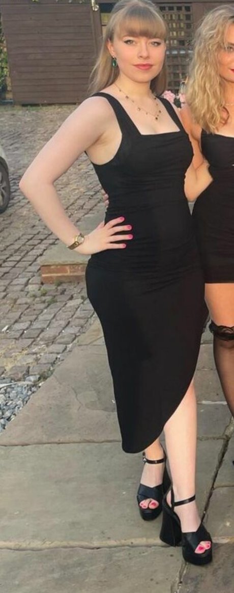 Abbie Budden nice model img