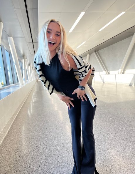 Natalie Decker pornstar img